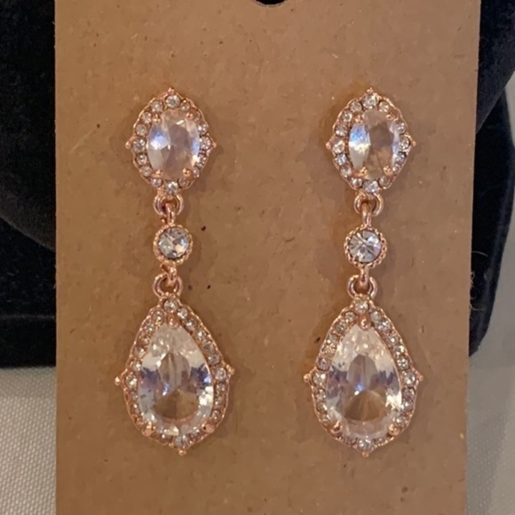 Jewelry - 💐5/25 elegant victorian dangle drop rhinestone crystal statement earrings